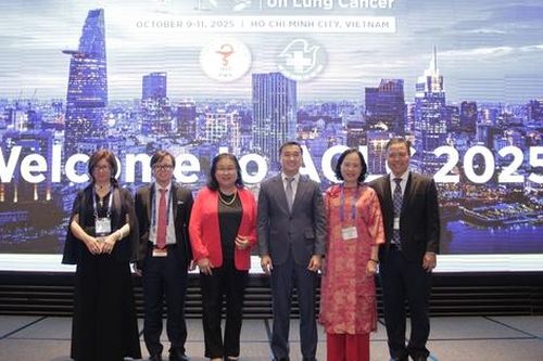 Hàng trăm nhà khoa học quốc tế và Việt Nam 'hội tụ' bàn giải pháp nâng chất lượng chẩn đoán, điều trị ung thư phổi