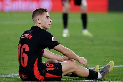 Barcelona nguy cơ phá sản
