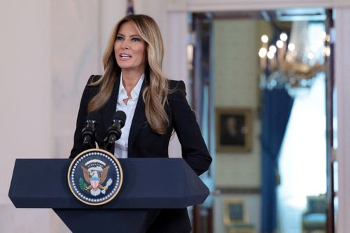 Bà Melania trao đổi với ông Putin về trẻ em Ukraine