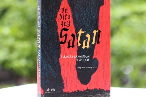 Sách của tác giả đoạt giải Nobel cháy hàng