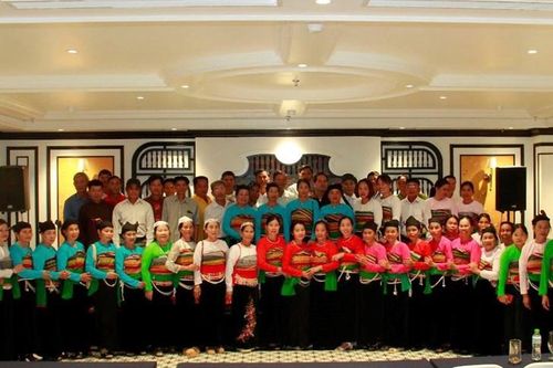 Truyền dạy văn hóa phi vật thể dân tộc Mường gắn với phát triển du lịch