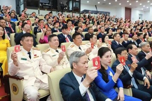 Triển khai sử dụng hiệu quả Sổ tay đảng viên điện tử
