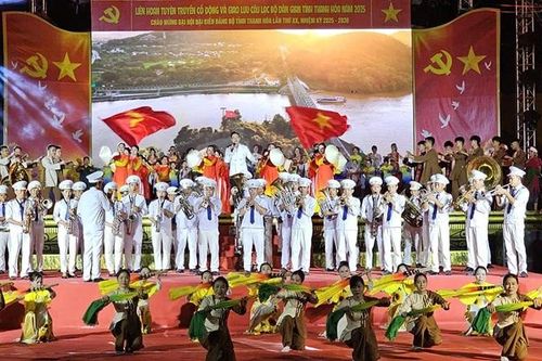 Thanh Hóa: Liên hoan tuyên truyền cổ động và giao lưu câu lạc bộ văn hóa dân gian 'Dưới cờ Đảng-Vững niềm tin'