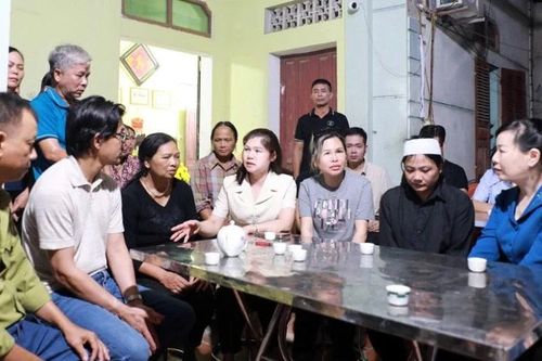 Bắc Ninh thăm hỏi gia đình nạn nhân tử vong khi chống lũ