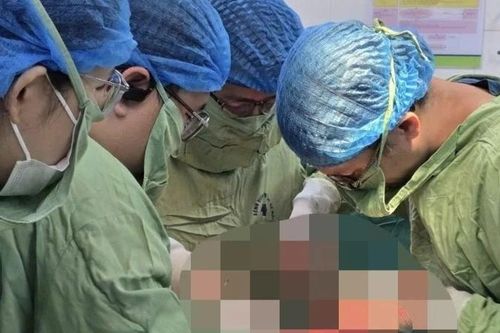 Vỡ tử cung vì tự phá thai 7 tháng bằng thuốc tại nhà