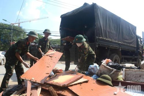 'Dọn lũ' ở phố phường trung tâm tỉnh Thái Nguyên