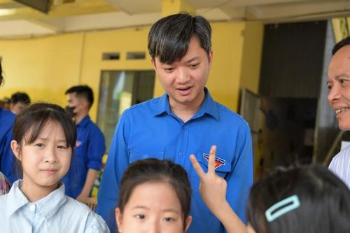 Áo xanh về vùng bão Thái Nguyên
