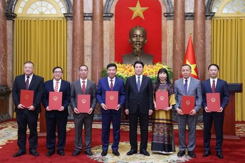 Trao quyết định phong hàm Đại sứ và bổ nhiệm các Đại sứ Việt Nam ở nước ngoài