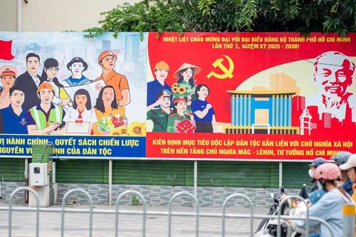 Rợp sắc cờ chào mừng Đại hội Đại biểu Đảng bộ TPHCM