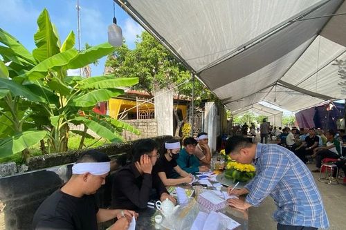Cán bộ an ninh cơ sở tử vong khi ứng phó lũ lụt có gia cảnh khó khăn