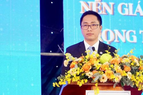Tiến sĩ Tô Bá Lâm làm Hiệu trưởng Trường Đại học Quang Trung