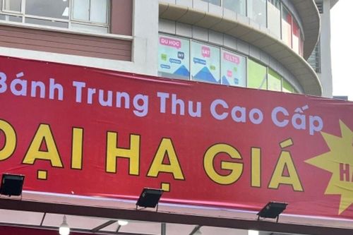 Đại hạ giá sau lễ, bánh Trung thu vẫn 'nằm im' trên kệ
