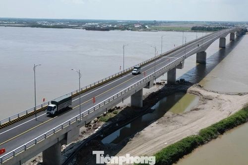Cận cảnh tuyến đường ven biển với 12 cầu vượt tại tỉnh Hưng Yên vừa thông xe