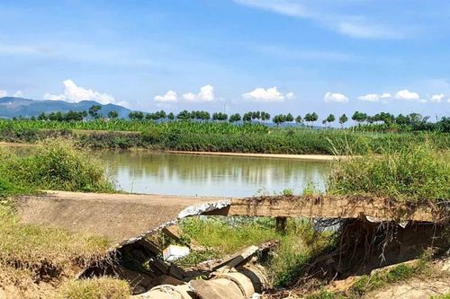 Đà Nẵng khẩn cấp ngăn sạt lở kè sông Vu Gia và sông Quảng Huế