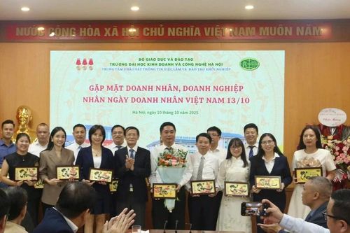 Trường đại học Kinh doanh và Công nghệ Hà Nội gặp mặt doanh nhân, doanh nghiệp nhân ngày Doanh nhân Việt Nam 13/10