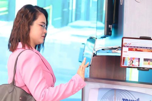 Cận cảnh không gian triển lãm đặc sắc chào mừng Đại hội Đảng bộ TPHCM lần thứ I