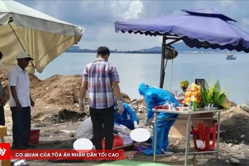 Đà Nẵng: Làm rõ vụ xe tải trượt xuống biển khiến tài xế tử vong