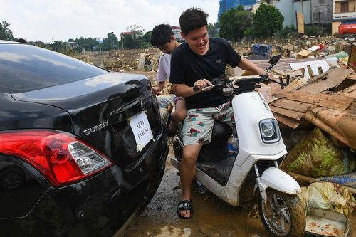 Nước rút, người dân Thái Nguyên lại gồng mình dọn bùn rác