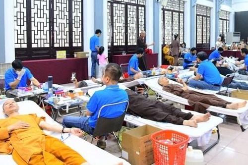 Tăng ni, phật tử hiến máu nhân đạo tại Văn phòng 2 Trung ương Giáo hội
