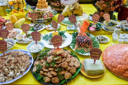 Điều đặc biệt trong mâm cỗ 'cửu trùng' tại lễ hội đền Trần ở Ninh Bình
