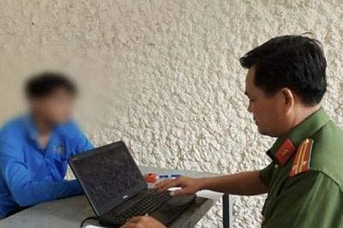 Bắt giữ đối tượng 'giả chuyển tiền để cướp giật tài sản' ở tiệm vàng
