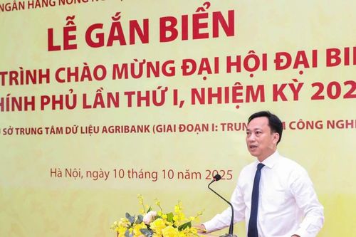 Ngân hàng Agribank gắn biển công trình chào mừng Đại hội Đảng bộ Chính phủ