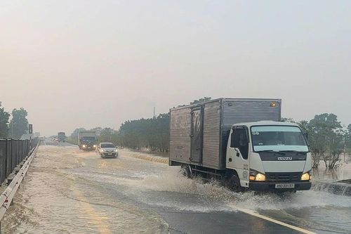Cao tốc Hà Nội-Thái Nguyên lại phát sinh thêm điểm ngập lụt mới do nước lũ