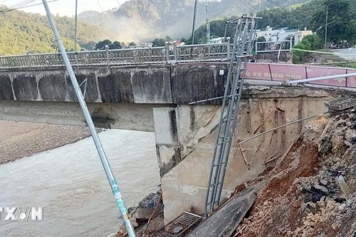Thanh Hóa: Nhiều điểm sạt lở nghiêm trọng trên Quốc lộ 217 nối Cửa khẩu Na Mèo