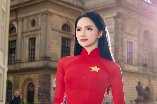 Hoa hậu Hương Giang khoe vẻ đẹp Việt Nam giữa trời Âu