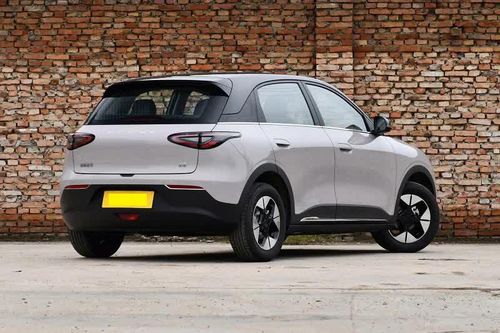 Xe hơi dài hơn 4,1 mét, công suất 116 mã lực, giá hơn 250 triệu đồng