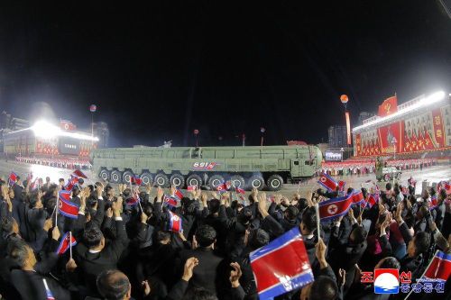 Giải mã tên lửa đạn đạo liên lục địa mới Hwasong-20 Triều Tiên ra mắt trong lễ duyệt binh