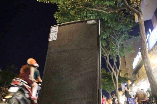 Em bắt đầu 'sợ' karaoke chưa em?