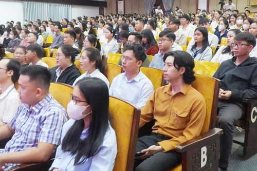 Thành phố Huế: Hơn 800 người tham dự kỳ thi tuyển dụng viên chức