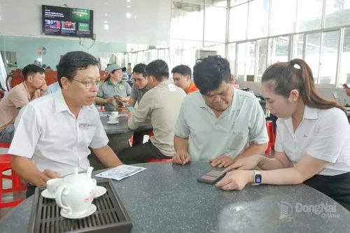 'Cầu nối số' giữa ngành điện và người dân