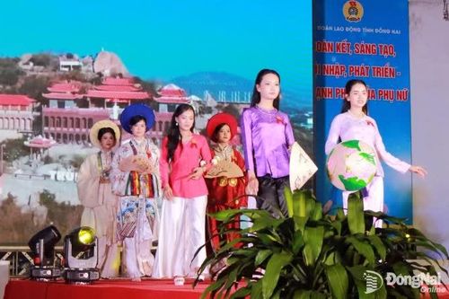 Sôi nổi hội thi áo dài, áo bà ba trong nữ đoàn viên, người lao động