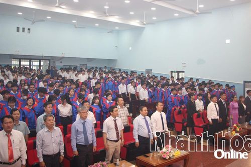 Trường Trung cấp Nghề Diên Khánh trao bằng tốt nghiệp cho 176 học sinh