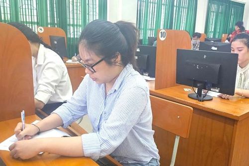Khai mạc kỳ thi tuyển dụng công chức năm 2025 thành phố Huế