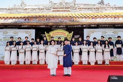 Thăm Quốc Tử Giám