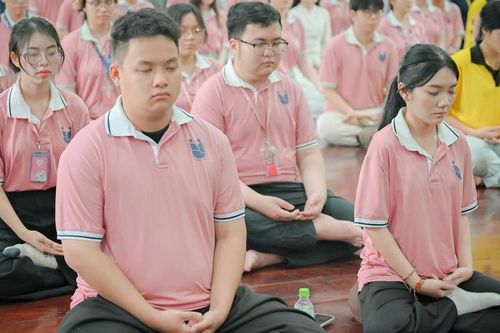 Sinh viên tìm hiểu về Phật giáo tại tu viện Khánh An (P.An Phú Đông, TP.HCM)