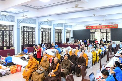 Văn phòng II Trung ương GHPGVN tổ chức hiến máu nhân đạo tại thiền viện Quảng Đức