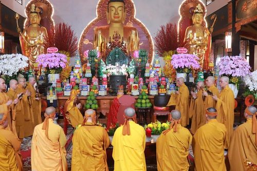 Cung thỉnh Giác linh Trưởng lão Hòa thượng Thích Trí Tịnh lễ Phật, yết Tổ, thính Bồ-tát giới