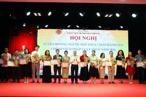 Thuế TP. Hải Phòng tuyên dương 101 doanh nghiệp, cá nhân, hộ kinh doanh chấp hành tốt chính sách pháp luật thuế
