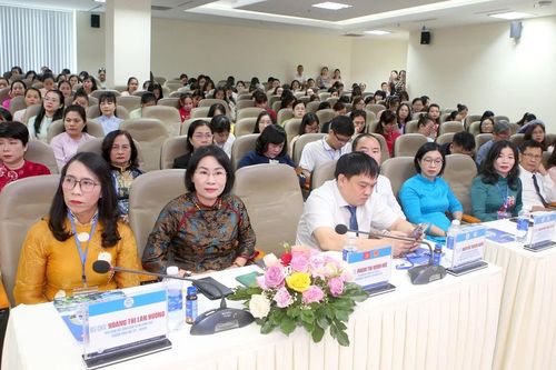 Phát huy vai trò nữ trí thức ngành Y trong kỷ nguyên công nghệ và chuyển đổi số