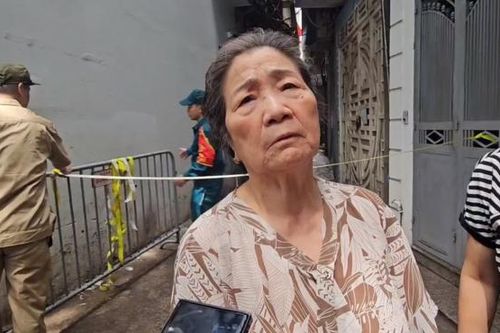 Người thân nghẹn ngào tại hiện trường vụ cháy thương tâm khiến 5 người tử vong