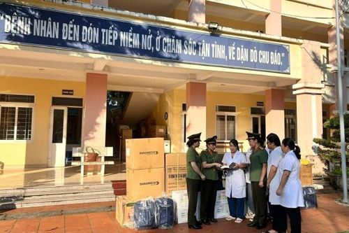 Y tế CAND hỗ trợ phòng dịch và xử lý ô nhiễm môi trường sau lũ rút tại Cao Bằng