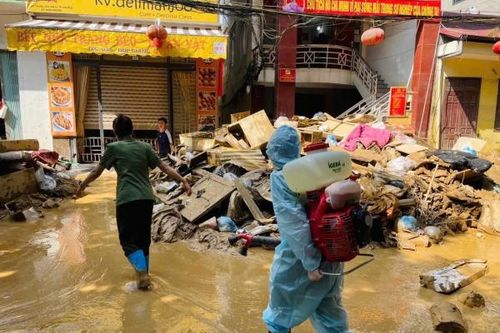 Y tế Công an tỉnh Cao Bằng khẩn trương xử lý môi trường sau lũ rút