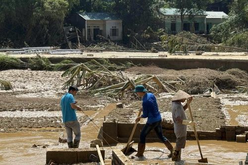 Cuộc sống người dân 'tan hoang' sau bão lũ