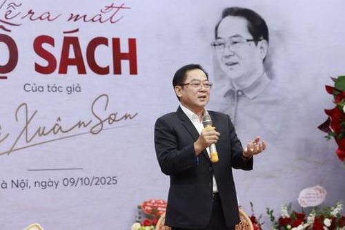 Lê Xuân Sơn: Nhịp cầu giữa nhãn quan nhà báo và trái tim thi sĩ