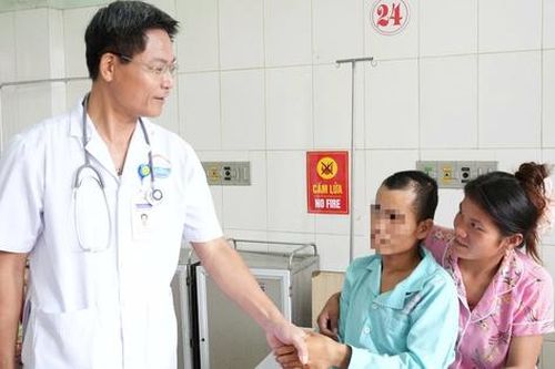 Hồi phục kỳ diệu sau 5 ca phẫu thuật, nạn nhân vụ xe tải lao vào chợ xuất viện