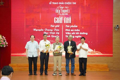 Trao giải cuộc thi sáng tác tiểu thuyết Thời báo Văn học Nghệ thuật